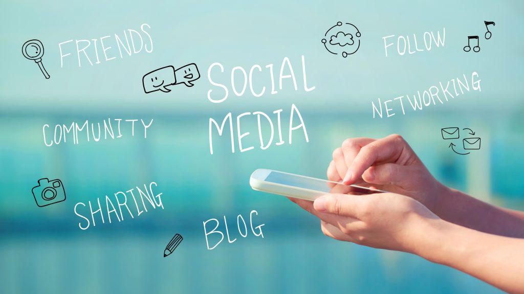 Building a Brand on Social Media Online 5 Course Bundle